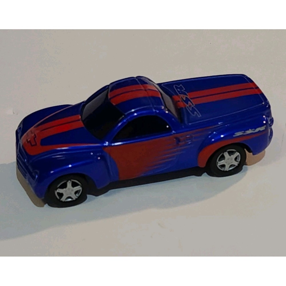 2000 Maisto Chevrolet SSR Concept die cast model 1/64 Pull Back Action Toy Car